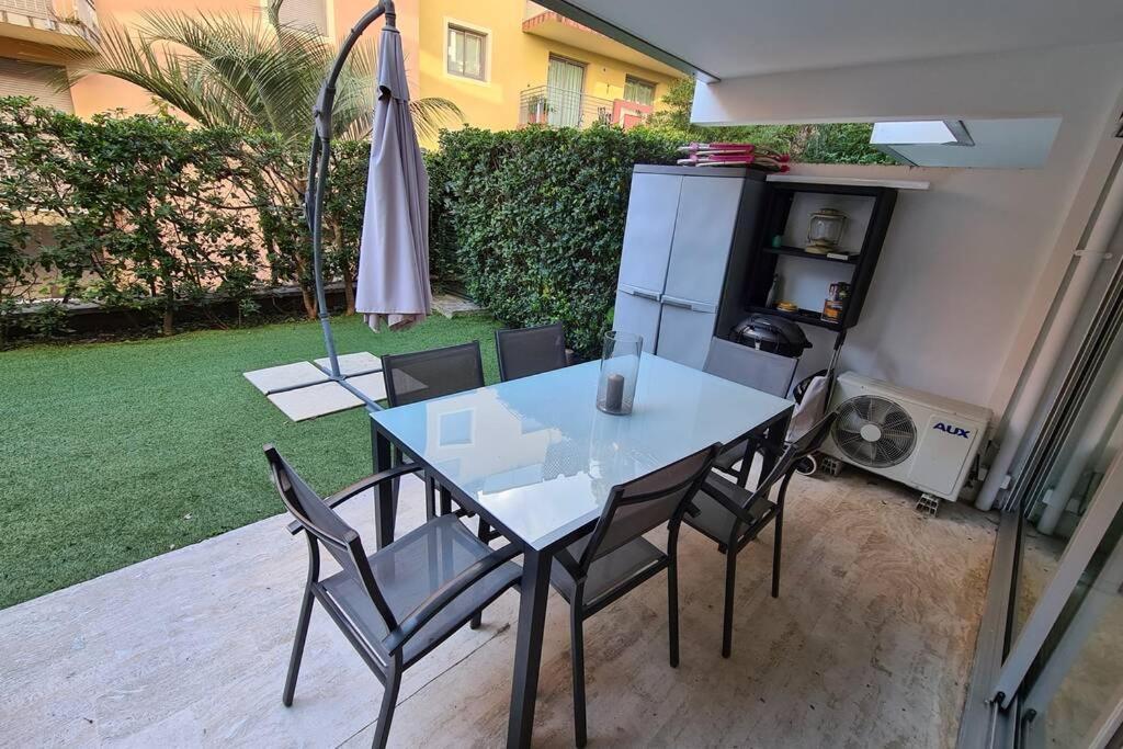 Le Lodge, T2 Classe 3 Etoiles Avec Jardin, Parking, Piscine & Mer A 2 Pas Menton Exteriör bild