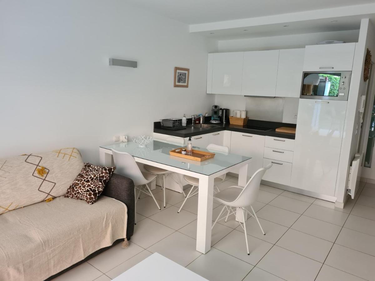 Le Lodge, T2 Classe 3 Etoiles Avec Jardin, Parking, Piscine & Mer A 2 Pas Menton Exteriör bild